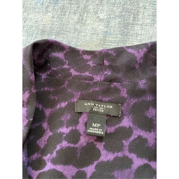 Ann Taylor Black Purple Leopard Print Semi Sheer Blouse Petite Medium - Picture 3 of 9